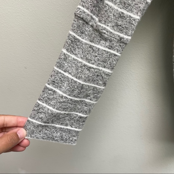 Buckle BKE tunic sweater cowl neck striped lightweight women’s medium NEW - Picture 4 of 6